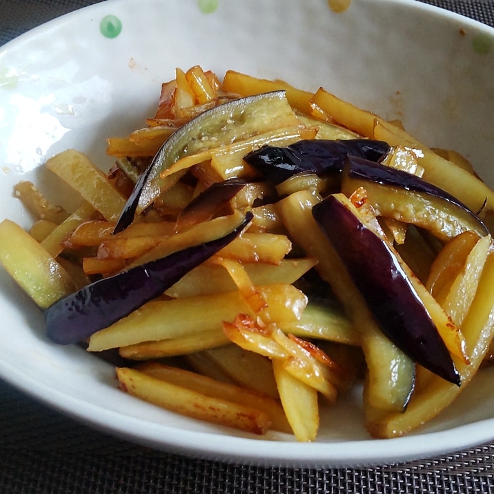 茄子と新じゃがいもの＊バター醤油炒め